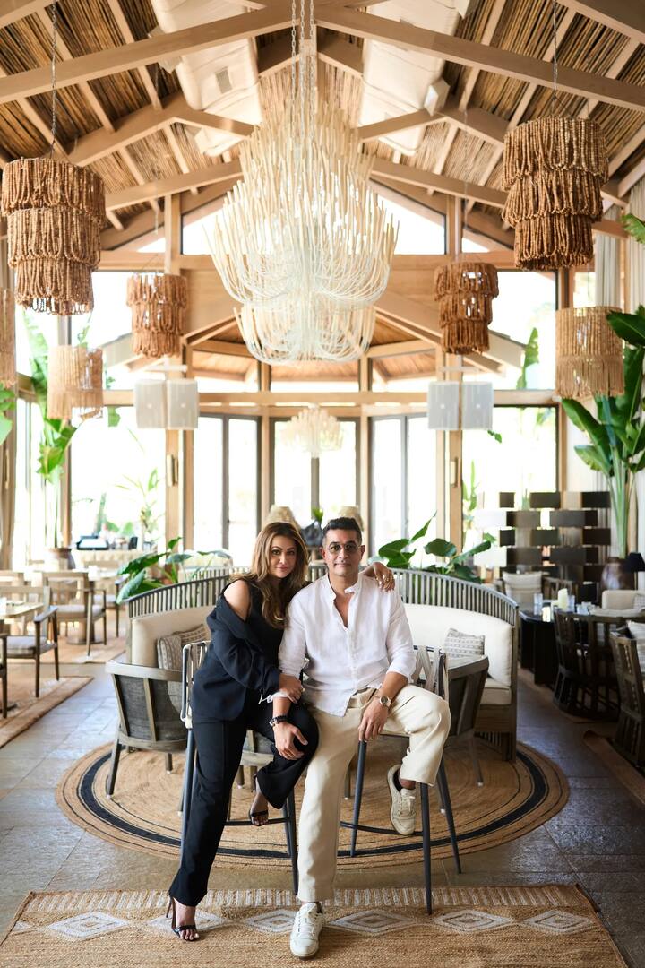 अमृता ने अपने रेस्टोरेंट का नाम ‘जोलेन बाय द सी’ रखा है. जिसकी इंटीरियर उसकी खूबसूरत में चार चांद लगाता है.