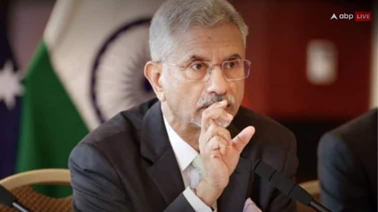 S Jaishankar reply on Donald Trump Relations with India and PM Modi ट्रंप भारत के दोस्त या दुश्मन? सवाल पर बोले विदेश मंत्री जयशंकर- शपथ ग्रहण समारोह में मेरे साथ व्यवहार...