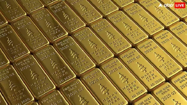 1 जानेवारी 2025 ला 10 ग्रॅम सोन्याचा दर 79390 रुपये होता. 29 जानेवारीला दर 4360 रुपयांनी वाढून 83750 रुपयांवर पोहोचला आहे. तर, एक किलो चांदीचा दर 93000 रुपयांवर पोहोचला आहे. काल चांदीच्या दरात 1000 रुपयांची वाढ झाली.
