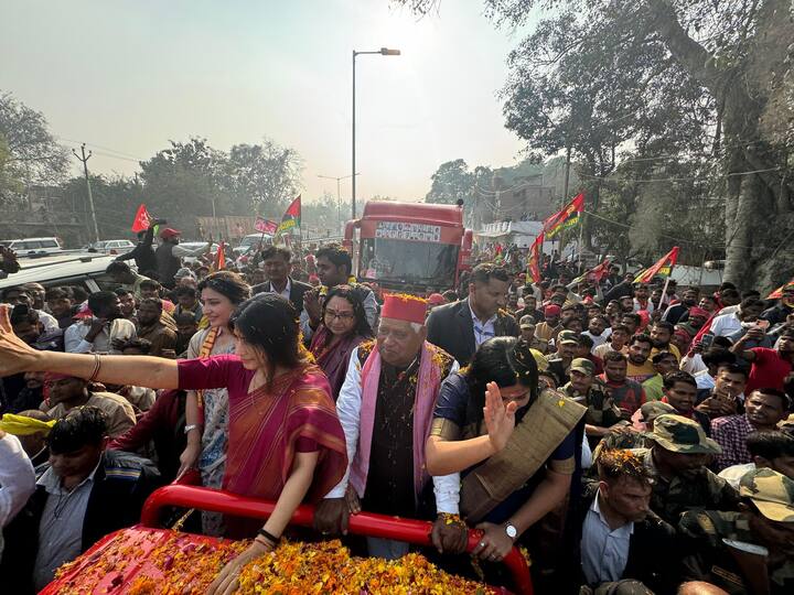 इस रोड में डिंपल ने लोगों को संबोधित भी किया. सपा सांसद ने कहा कि मुझे पूरा भरोसा है मिल्कीपुर के सभी लोगों ने अवधेश जी को आशीर्वाद दे दिया है.