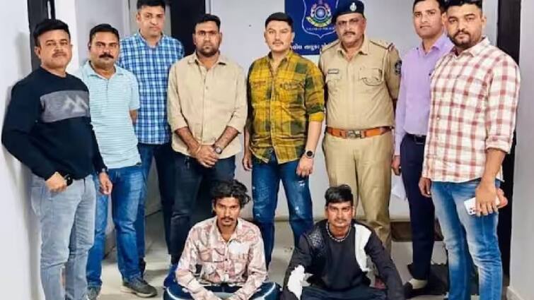Brothers Kill Man For Having 'Affair' With Mother, Toss His Intestines As Onlookers Watch தாயுடன் காதல் கொண்ட நபர் – குடலை உருவிய சகோதரர்கள் – சினிமாபோல் அடுத்தடுத்து அரங்கேறிய சம்பவம்