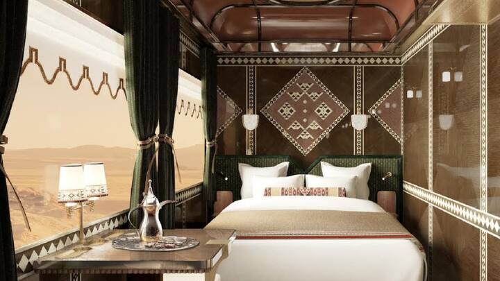 सऊदी अरब पर्यटन को नई ऊंचाइयों पर ले जाने के लिए एक बड़ा कदम उठा रहा है. क्राउन प्रिंस मोहम्मद बिन सलमान के विजन के तहत, देश मिडिल ईस्ट की पहली फाइव स्टार लग्जरी ट्रेन लॉन्च करने जा रहा है, जिसका नाम