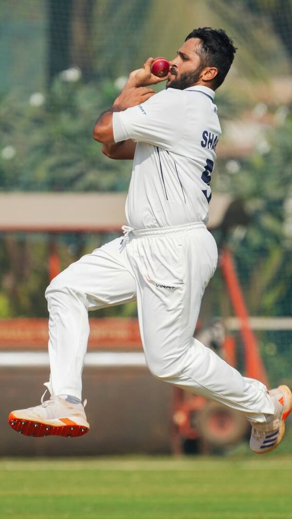 शार्दुल ठाकुर ने रणजी ट्रॉफी में ली हैट्रिक, इंग्लैंड दौर के लिए टीम इंडिया में वापसी का ठोका दावा