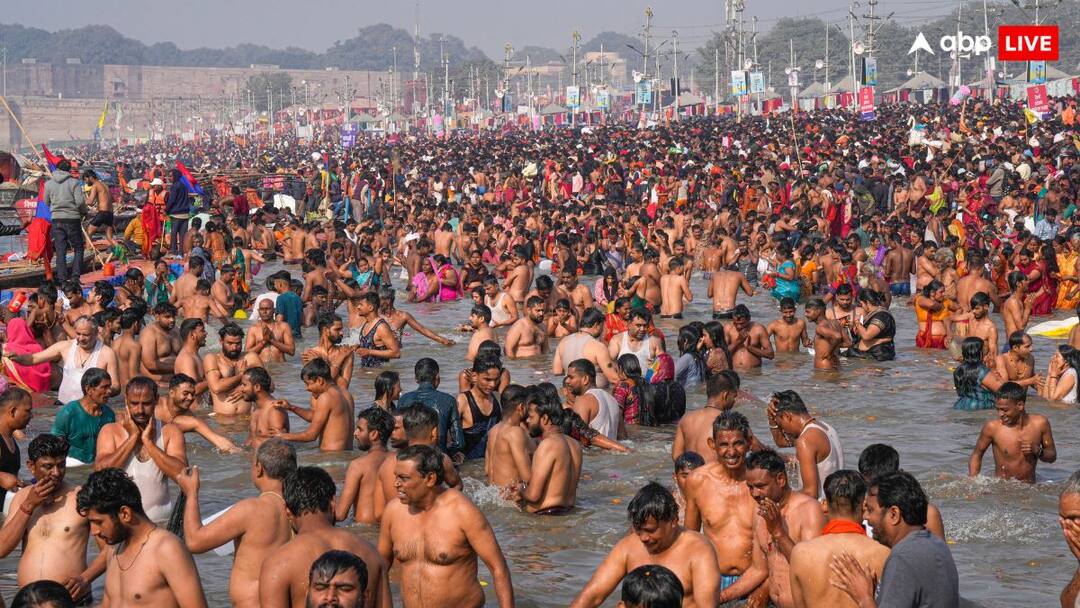 Mahakumbh: महाकुंभ के लिए प्रयागराज में क्यों बनाया जाता है अलग जिला, जानें सुरक्षा को लेकर क्या होती है तैयारी Mahakumbh stampede Why separate district created in Prayagraj for Kumbh DM and Police Officer ensure security Mahakumbh: महाकुंभ के लिए प्रयागराज में क्यों बनाया जाता है अलग जिला, जानें सुरक्षा को लेकर क्या होती है तैयारी