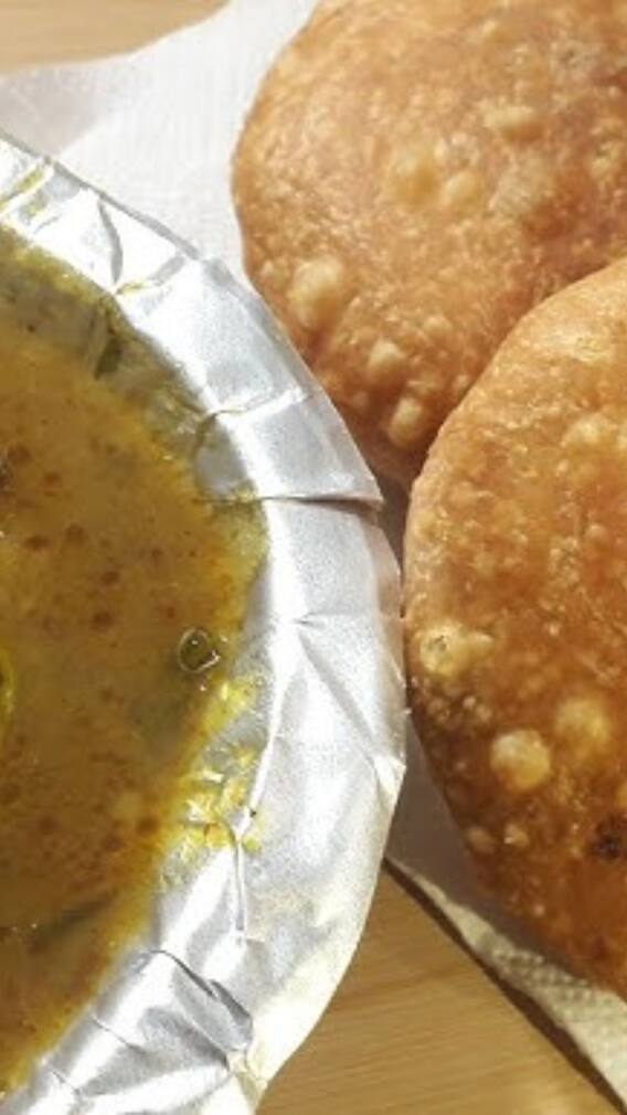 लखनऊ की मशहूर वाजपेई कचौड़ी, एक बार खाएंगे तो बार-बार आएंगे