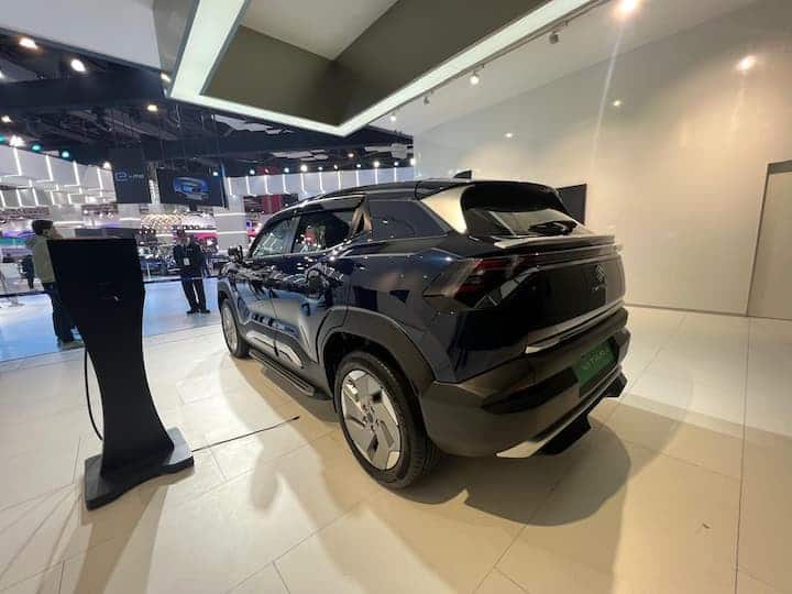 મારુતિની પહેલી ઇલેક્ટ્રિક કાર ઇ વિટારા તાજેતરમાં ભારતમાં યોજાયેલા ઓટો એક્સ્પો 2025માં રજૂ કરવામાં આવી હતી. આ કાર્યક્રમ ૧૭ જાન્યુઆરીથી ૨૧ જાન્યુઆરી દરમિયાન નવી દિલ્હીમાં યોજાયો હતો.