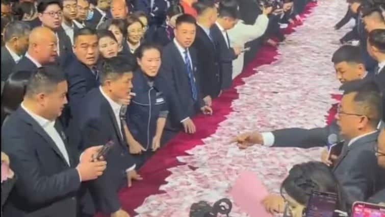 Chinese Company Rs 70 Crore Cash Year End Bonus To Employees Viral Video 70,00,00000 ருபாய் போனஸ்! ஊழியர்களுக்கு அள்ளி கொடுத்த நிறுவனம் - ஆனால், ஒரு ட்விஸ்ட்!