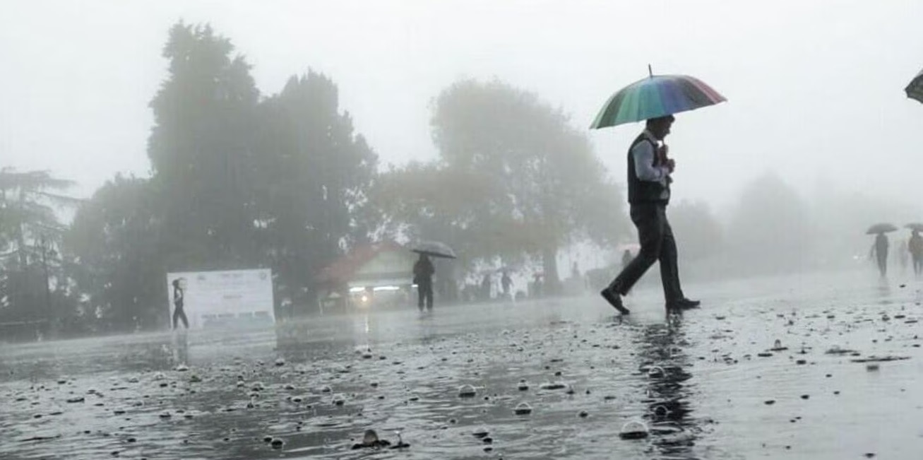 UP Weather Update: यूपी में बदला मौसम, नोएडा-गाजियाबाद समेत इन 22 जिलों में बारिश का अलर्ट, बढ़ेगी ठंड