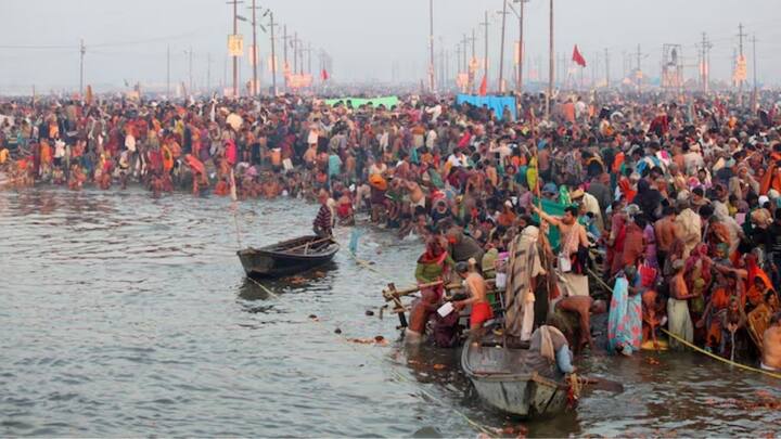 अगर आप सिर्फ स्नान करने जा रहे हैं. तो अपने साथ घर से ज्यादा कैश न ले जाएं. क्योंकि महाकुंभ बहुत से ऐसे शातिर लोग भी होते हैं. जो चोरी जैसी घटनाओं का अंजाम दे सकते हैं. इसलिए ना ज्यादा कैश ले जाएं और ना ही महंगे फोन और कोई ज्वेलरी ले जाएं.