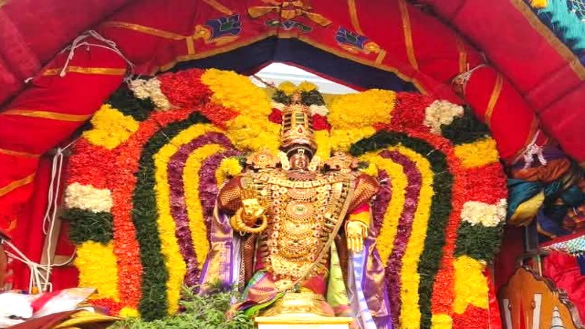 131 ஆண்டுகளாக ஒரே நேரத்தில் பக்தர்களுக்கு காட்சி அளிக்கும் 11 பெருமாள்கள் - எங்கே தெரியுமா?