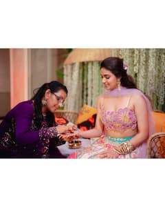 Keerthy Suresh Mehandi: मेहंदी में कीर्ति ने पति एंटनी संग की जमकर मस्ती, कभी दिए रोमांटिक पोज तो कभी लगाए ठुमके