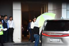 Raha Kapoor Pics: आलिया और बेटी संग वेकेशन पर निकले रणबीर कपूर, एयरपोर्ट पर फिर दिखा राहा का क्यूट अंदाज