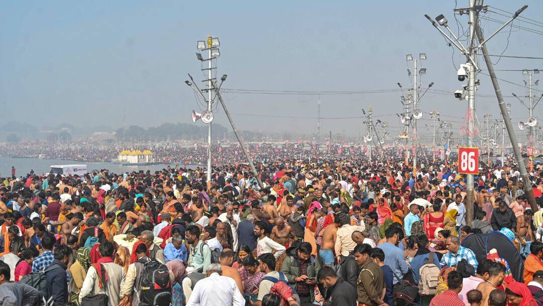 महाकुंभ भगदड़ में दो श्रद्धालुओं की मौत, परिजनों का दावा- डेथ सर्टिफिकेट तक नहीं दिया, अखिलेश बोले- ये अपराध है Maha Kumbh Stampede Two devotees from Bengal died in stampede claim relativeS महाकुंभ भगदड़ में दो श्रद्धालुओं की मौत, परिजनों का दावा- डेथ सर्टिफिकेट तक नहीं दिया, अखिलेश बोले- ये अपराध है