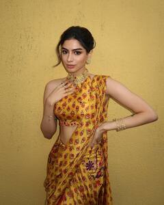 Basant Panchami 2025: ट्रेडिशनल लुक में दिखना है ग्लैमरस, तो बसंत पंचमी पर इन एक्ट्रेसेस के आउटफिट्स से लें इंस्पिरेशन