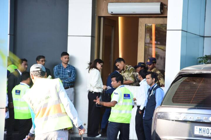 Fans gushed over the sweet mother-daughter bond and praised Raha’s cuteness with emojis and comments.