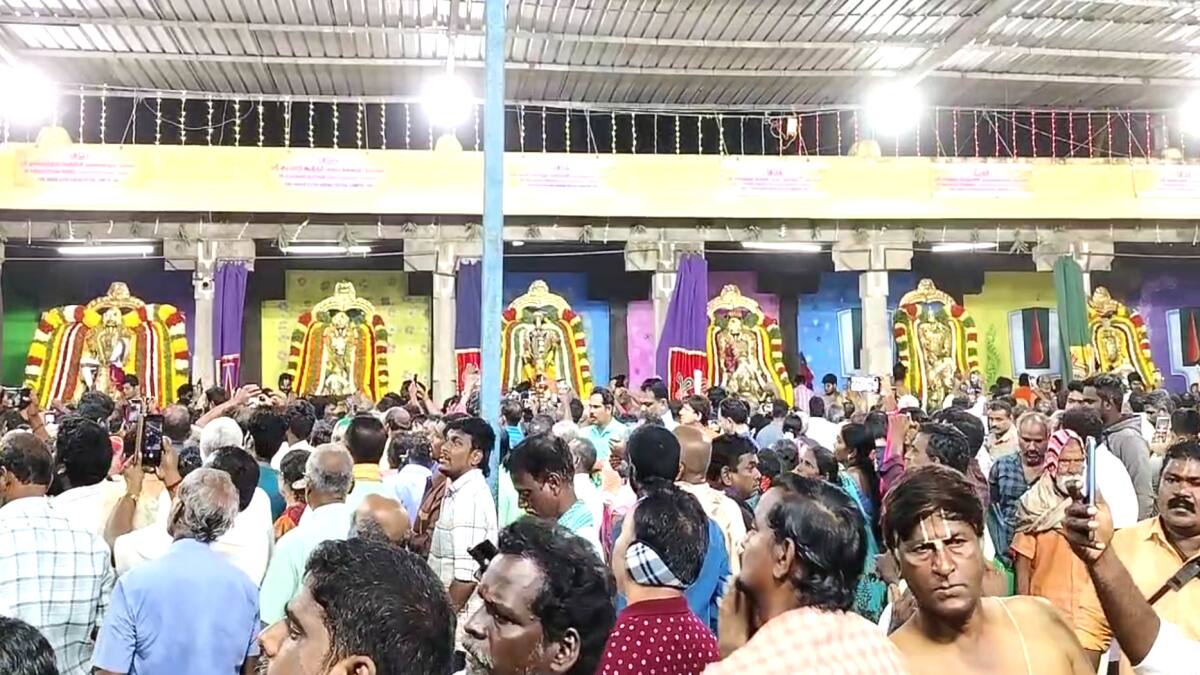 131 ஆண்டுகளாக ஒரே நேரத்தில் பக்தர்களுக்கு காட்சி அளிக்கும் 11 பெருமாள்கள் - எங்கே தெரியுமா?