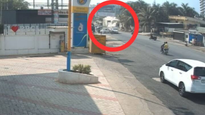 साडे बाराच्या सुमारास हा अपघात ताथवडे-पुनावळे रस्त्यावर झाला आहे. भरधाव वेगात निघालेल्या पिकअप चालकाने आधी उजव्या बाजूने येणाऱ्या चारचाकी वाहनाला समोरासमोर धडक दिली.