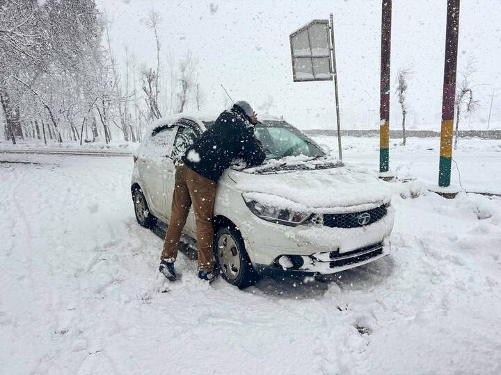 स्थानीय प्रशासन ने यात्रियों की सुरक्षा को ध्यान में रखते हुए इस बांदीपोरा-गुरेज रोड को अस्थायी रूप से बंद कर दिया है.(फाइल फोटो)