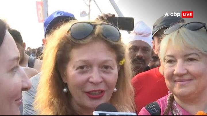 एएनआई की रिपोर्ट के मुताबिक, कजाकिस्तान से आई एलेना ने बताया कि महाकुंभ में आना उनका सपना था और इसके लिए वह भारत के आभारी हैं. एलेना ने कहा कि वह महादेव की आभारी हैं कि उन्होंने प्रयागराज आने का मौका दिया.