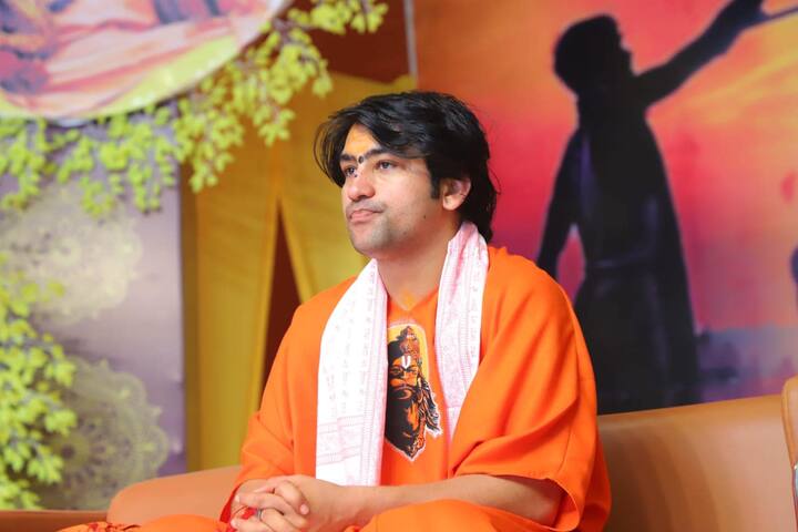 बाबा बागेश्वर ने आगे कहा कि महाकुंभ में जितनी भी विचित्र परिस्थितियां बन रही हैं उनके पीछे बहुत बड़े-बड़े षड़यंत्र हैं. अगर बहुत बारिकी से जांच की जाएगी तो सनातन को मिटाने के कोशिश करने वालों के नाम उसमें आगे आएंगे.