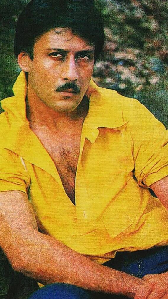 मूंगफली बेचने वाले को राह चलते मिला मॉडलिंग का ऑफर, चमकी किस्मत