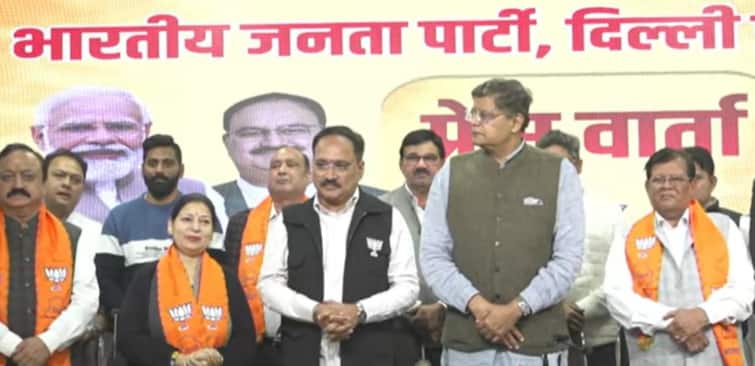 Delhi Assembly Election 2025, 8 AAP MLAs Join BJP, Naresh Yadav & Bhavna Gaur Switch Sides દિલ્હી ચૂંટણી 2025: મતદાન પહેલા જ AAPને મોટો ફટકો, 8 ધારાસભ્યો BJPમાં જોડાયા
