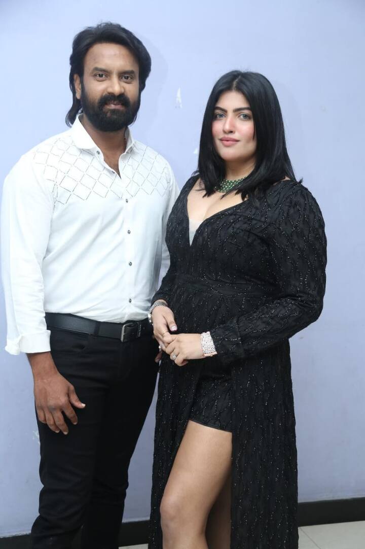 'సూర్యాపేట్ జంక్షన్' హీరోయిన్ నైనా మాట్లాడుతూ... ''సినిమాలో నేను జ్యోతి అనే అమ్మాయి పాత్రలో నటించాను. యువతకు నచ్చే చిత్రమిది. నాకు ఇందులో నటించే అవకాశం ఇచ్చిన దర్శక నిర్మాతలకు థాంక్స్'' అని చెప్పారు.
