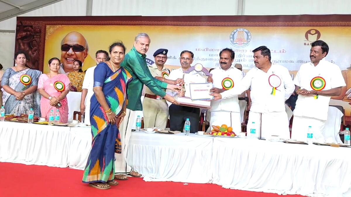 மயிலாடுதுறையில் தொடங்கியது 3 வது புத்தகத் திருவிழா.. கொண்டாட்டத்தில் வாசகர்கள்...!