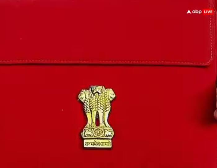 ਸਾਲ 2025 ਦਾ ਬਜਟ ਜਲਦੀ ਹੀ ਪੇਸ਼ ਕੀਤਾ ਜਾਵੇਗਾ। ਬਜਟ ਹਮੇਸ਼ਾ ਲਾਲ ਰੰਗ ਦੇ ਬ੍ਰੀਫਕੇਸ ਵਿੱਚ ਪੇਸ਼ ਕੀਤਾ ਜਾਂਦਾ ਹੈ। ਹਮੇਸ਼ਾ ਲਾਲ ਰੰਗ ਕਿਉਂ ਵਰਤਿਆ ਜਾਂਦਾ ਹੈ? ਆਓ ਜਾਣਦੇ ਹਾਂ ਇਸਦਾ ਧਾਰਮਿਕ ਮਹੱਤਵ ਕੀ ਹੈ।