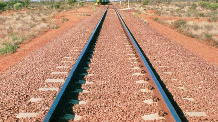 यंदाच्या वर्षी रेल्वे 17 हजार 500 जनरल डबे बनवणार असून प्रवाशांच्या भेटीला 200 वंदे भारत, 100 अमृत भारत आणि 50 नमो भारत ट्रेन येणार आहेत.