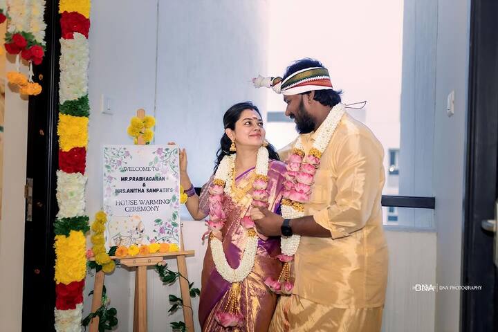 தங்களுக்கு என ஒரு வாடகை வீடு கூட இல்லாமல் கஷ்ட பட்டதாகவும், உறவினர்கள் அட்ரஸை தான் கொடுத்து கல்லூரில் கூட படித்ததாக பேசி இருந்தார். மேலும் தனக்கென ஒரு வீடு வாங்க வேண்டும் என்பதே தன்னுடைய பல நாள் கனவு என கூறினார்.