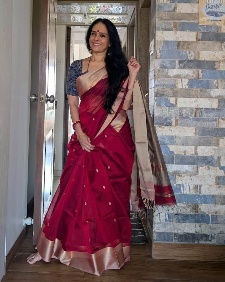 ऐश्वर्या नारकर आणि अविनाश नारकर यांचे रील्स बरेच व्हायरलही होतात.