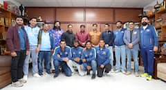 Manoj Tiwari Birthday: भोजपुरी दबंग की टीम ने धूमधाम से सेलिब्रेट किया कप्तान मनोज तिवारी का बर्थडे, सामने आईं तस्वीरें