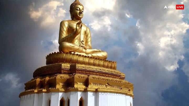 श्रावस्ती का स्तूप, बहराइच - यूपी के बहराइच में स्थित श्रावस्ती के स्तूप में बुद्ध लंबे समय तक रहे. कहा जाता है कि इस स्थान पर 27 सालों तक भगवान बुद्ध रहे थे. यहां बौद्ध मठ और भगवान बुद्ध का मंदिर भी है.