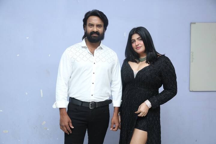 నిర్మాత అనిల్ కుమార్ కాట్రగడ్డ మాట్లాడుతూ... ''నాకు ఈ సినిమా ప్రొడ్యూస్ చేసే అవకాశం ఇచ్చిన హీరో ఈశ్వర్ గారికి థాంక్స్. ఇందులో 'గబ్బర్ సింగ్' ఫేమ్ అభిమన్యు సింగ్ విలన్ రోల్ చేశారు. 'చమ్మక్' చంద్ర, భాషా, లక్ష్మణ్, సంజయ్ ('బలగం' ఫేమ్), హరీష్ ఇతర పాత్రలు చేశారు. రోషన్ సాలూరి, గౌర హరి మంచి మ్యూజిక్ ఇచ్చారు. ప్రజెంట్ పోస్ట్ ప్రొడక్షన్ వర్క్స్ శరవేగంగా జరుగుతున్నాయి. అతి త్వరలో ఫస్ట్ లుక్ విడుదల చేస్తాం'' అని చెప్పారు.