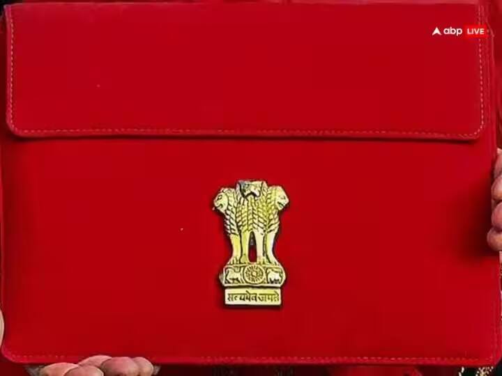 વર્ષ 2025નું બજેટ ટૂંક સમયમાં રજૂ કરવામાં આવશે. બજેટ હંમેશા લાલ બ્રીફકેસમાં રજૂ કરવામાં આવે છે. શા માટે હંમેશા લાલ રંગનો ઉપયોગ કરવામાં આવે છે? ચાલો જાણીએ શું છે તેનું ધાર્મિક મહત્વ.
