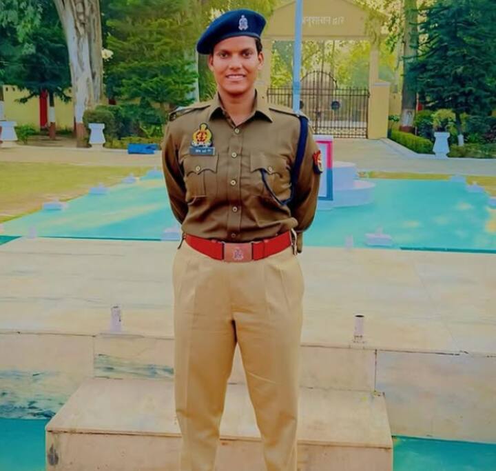 दीप्ति क्रिकेट के जरिए अच्छी कमाई करती हैं. उन्हें भारतीय क्रिकेट कंट्रोल बोर्ड से सैलरी मिलती है. अब यूपी पुलिस भी सैलरी देगी.