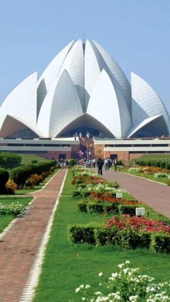 किसने बनवाया था दिल्ली का लोटस टेंपल?