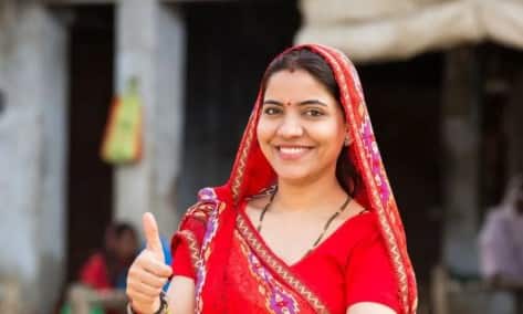 નાણામંત્રી સીતારમણે કહ્યું કે આગામી 5 વર્ષમાં 5 લાખ અનુસૂચિત જાતિ (SC) અને અનુસૂચિત જનજાતિ (ST) મહિલા ઉદ્યોગ સાહસિકોને 2 કરોડ રૂપિયા સુધીની ટર્મ લોન આપવામાં આવશે. આ લોન 5 વર્ષના સમયગાળા માટે આપવામાં આવશે. જેથી તેઓ પોતાનો બિઝનેસ શરૂ કરી શકે.