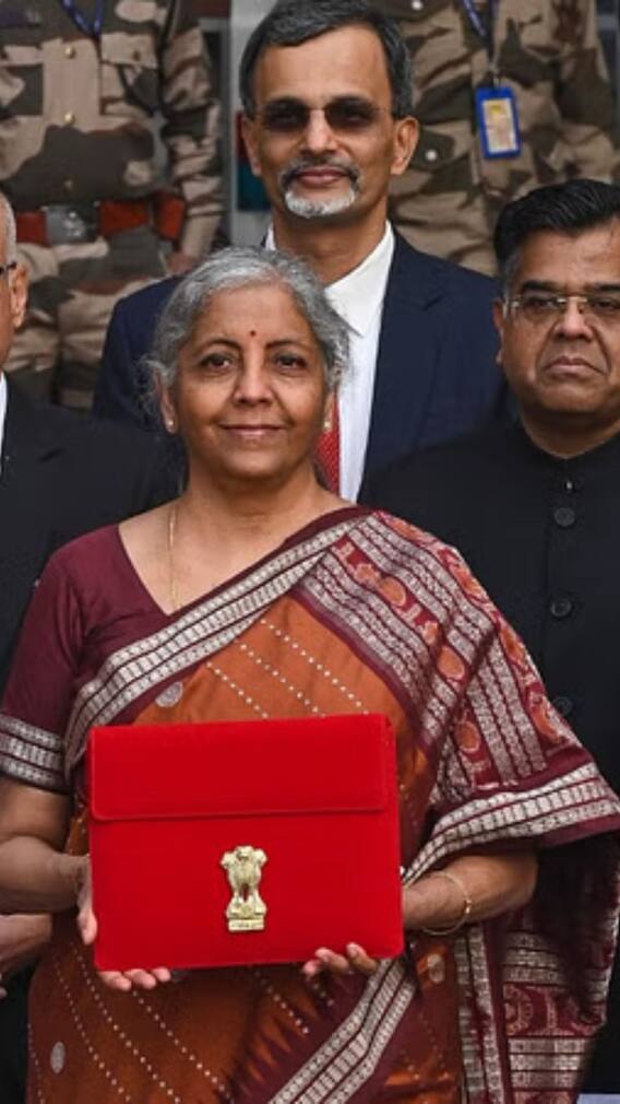 இந்தியாவில் அதிக பட்ஜெட்டை தாக்கல் செய்த நிதி அமைச்சர்கள்