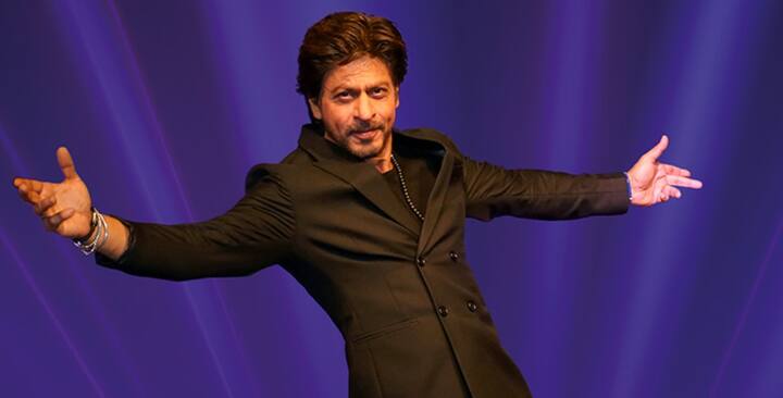 शाहरुख खानने 2011 साली हॉलिवुडमध्ये काम करण्याचा निर्णय घेतला होता. विशेष म्हणजे त्याचा एक्स्ट्रिम सिटी हा चित्रपट येणारही होता. या चित्रपटात टायटॅनिक चित्रपटातील लियोनार्डो डीक्रप्रियो हा दिग्गज अभिनेता होता. मात्र काही कारणास्तव हा चित्रपट प्रदर्शित होऊ शकला नाही.