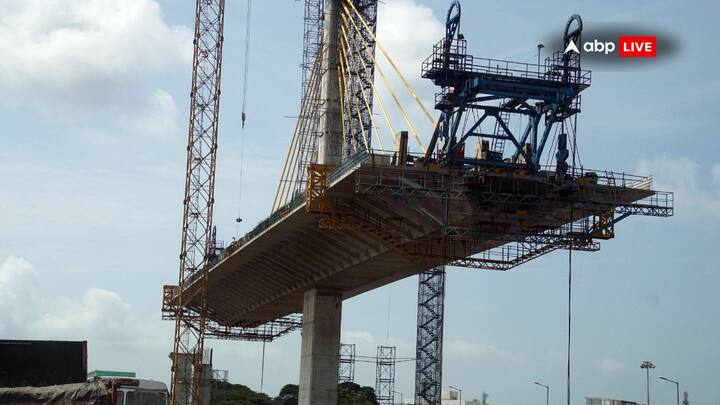 For the first time ever, India's budget expenditure has crossed Rs 50 lakh crore, reaching Rs 50.65 lakh crore. The fiscal deficit is pegged at 4.4% of GDP | Photo: Canva