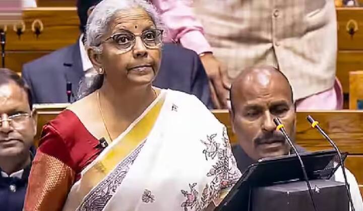 નાણા પ્રધાન નિર્મલા સીતારમણે 1 ફેબ્રુઆરી (Budget 2025) ના રોજ તેમનું 8મું બજેટ રજૂ કર્યું હતું. સંસદમાં બજેટ ભાષણ દરમિયાન તેમણે મધ્યમ વર્ગના લોકોને મોટી ભેટ આપી હતી. તેમણે જાહેરાત કરી કે હવે 12 લાખ રૂપિયા સુધીની આવક ધરાવતા લોકો પર કોઈ ટેક્સ નહીં લાગે. આ બજેટમાં યુવાનો અને ખેડૂતો ઉપરાંત મહિલાઓ માટે પણ ઘણી વિશેષ જાહેરાતો કરવામાં આવી છે. આ બજેટથી દેશભરની મહિલાઓને અપેક્ષાઓ હતી. તેમના માટે આ બજેટમાં શું ખાસ છે?