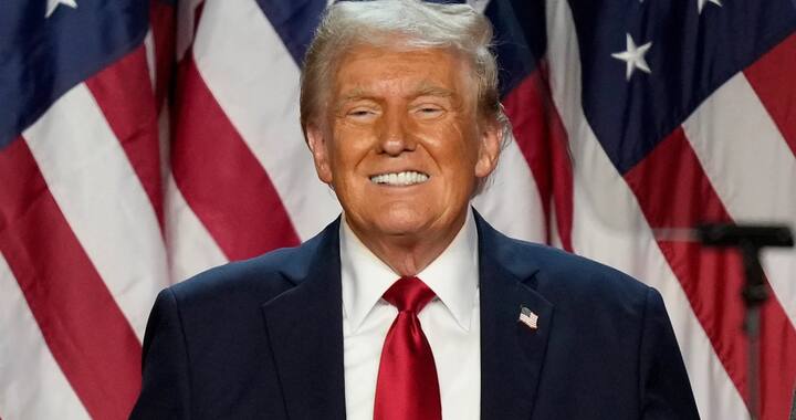 कंपनी ने इन 24 कैरेट गोल्ड प्लेटेड बैक पैनल वाले फोन्स की सिर्फ 47 यूनिट बनाने के पीछे की वजह को बताते हुए कहा कि ऐसा इसलिए किया गया क्योंकि अमेरिका में हाल ही में डोनाल्ड ट्रंप ने 47वें अमेरिकी राष्ट्रपति के तौर पर शपथ ली है.