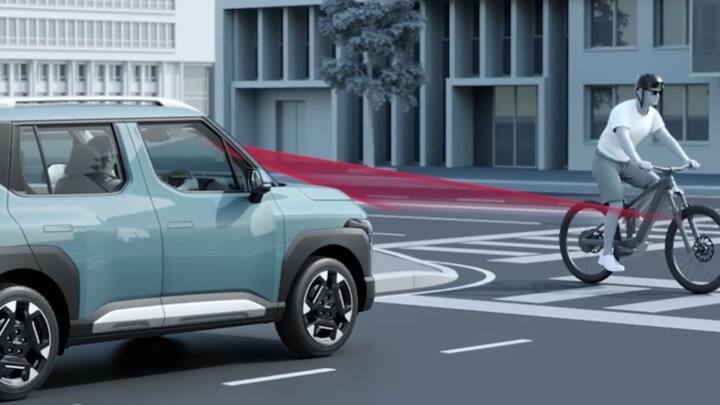 கியா நிறுவனத்தின் சிரோஸ் காம்பாக்ட் SUV கார் மாடல் இந்திய ஆட்டோமொபைல் சந்தையில் அறிமுகப்படுத்தப்பட்டுள்ளது. அதன் எக்ஸ்-ஷோரூம் விலையானது அடிப்படை HTK பெட்ரோல்-மேனுவல் வேரியண்டிற்கு ரூ. 9 லட்சத்தில் இருந்து தொடங்குகிறது. மேலும் ADAS உடன் கூடிய டாப்-ஸ்பெக் டீசல் ஆட்டோமேடிக் வேரியண்டிற்கு ரூ.17.80 லட்சம் வரை விலை நிர்ணயிக்கப்பட்டுள்ளது.