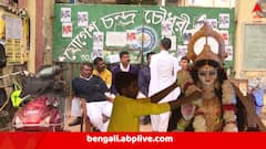 ভিতরে বীণা হাতে দেবী সরস্বতী, বাইরে বন্দুক হাতে পুলিশ, বেনজির ছবি যোগেশচন্দ্র কলেজে