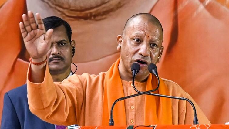 CM Yogi Adityanath met MLA Ramchandra Yadav from Rudauli seat of Ayodhya मिल्कीपुर में BJP की जीत में रहा अहम रोल, अब सीएम योगी से मिले, सामने आई तस्वीर