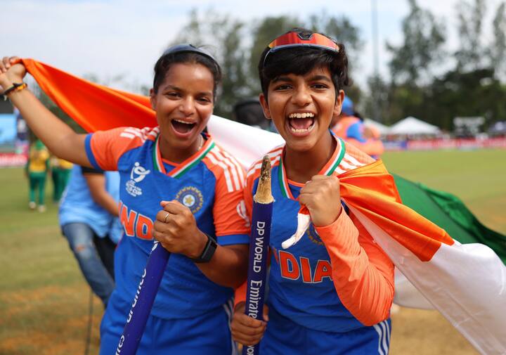 फिर लक्ष्य का पीछा करने उतरी टीम इंडिया ने 11.2 ओवर में 84/1 रन बनाकर जीत अपने खाते में डाल ली.