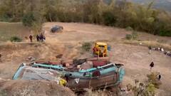 महाकुंभ से लौट रही बस गुजरात के सापुतारा घाट में हादसे का शिकार, 7 लोगों की मौत, 15 जख्मी