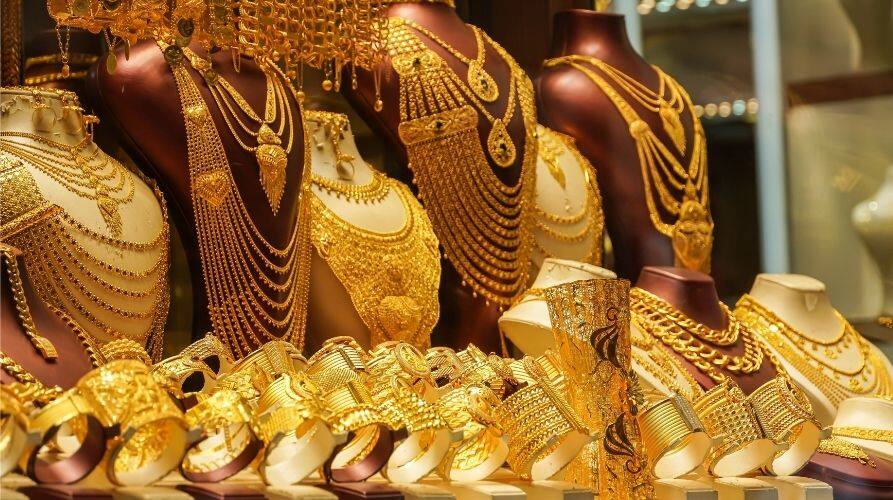 After Budget 2025 Gold-silver-rate-today-2-february-2025-in-india-check-latest-price-details-here Gold Silver Rate Today: ਬਜਟ ਤੋਂ ਬਾਅਦ ਸੋਨੇ-ਚਾਂਦੀ ਦੀਆਂ ਕੀਮਤਾਂ ਨੇ ਫੜ੍ਹੀ ਰਫਤਾਰ, ਜਾਣੋ ਆਪਣੇ ਸ਼ਹਿਰ 22 ਅਤੇ 24 ਕੈਰੇਟ ਦਾ ਕੀ ਰੇਟ?